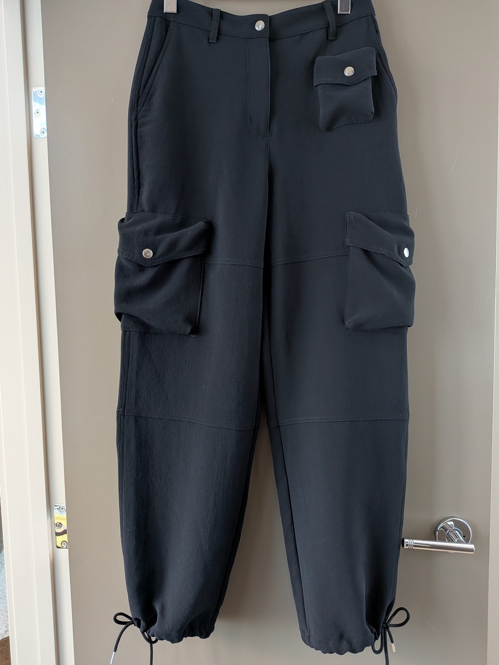 Aritzia Wilfred Project Cargo Pants Black High Rise Crepe Utility Trousers 6